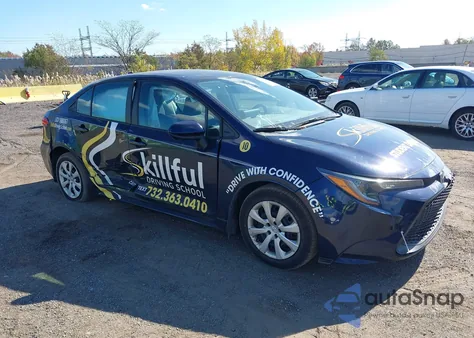 2022 Toyota Corolla Le z USA, uszkodzony, nr VIN 5YFEPMAE1NP382703